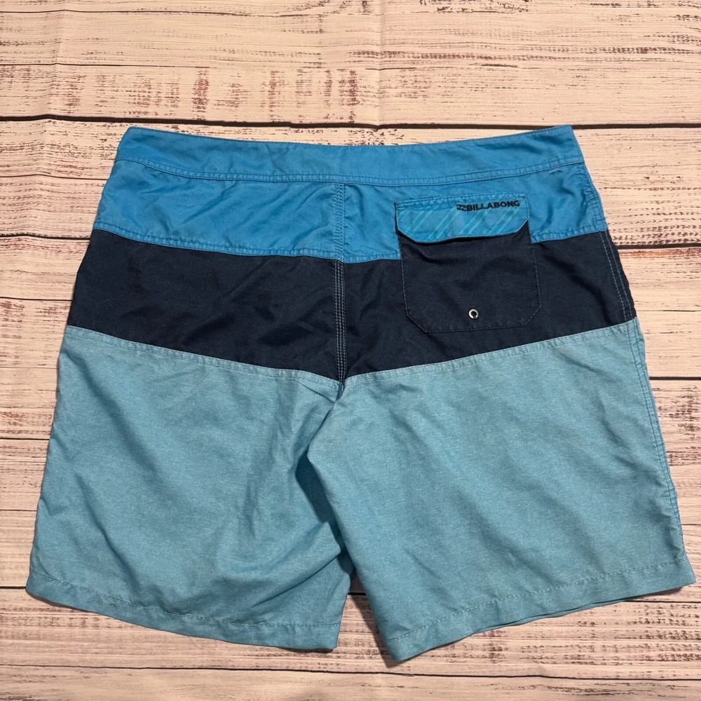 Billabong Shorts Light‎ Blue Swim Trunks Tribong Swimwear Men's Size 40